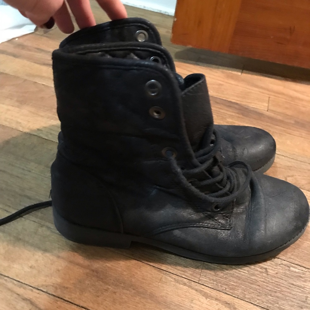 Combat boots